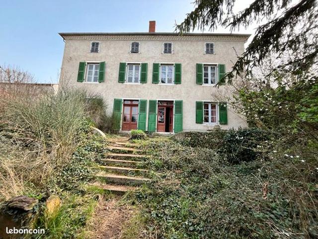 Maison 10 pièces 300 m²