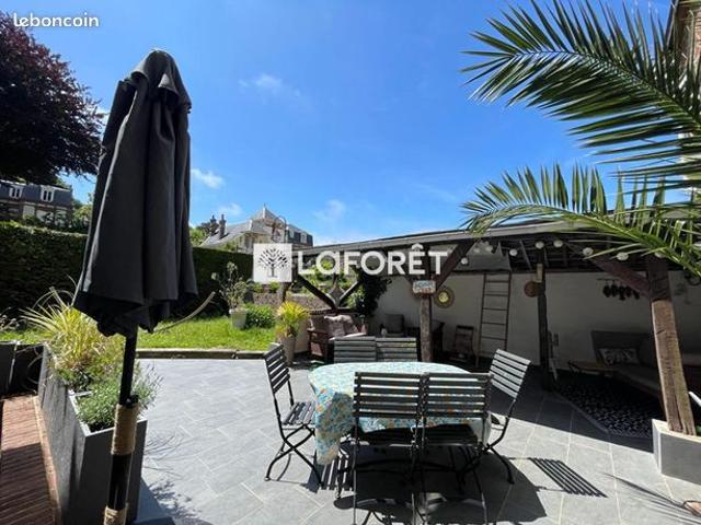Maison 10 pièces 300 m²