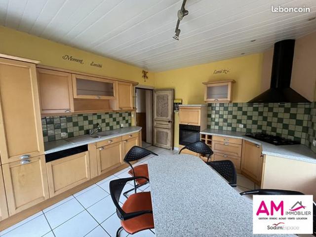 Maison 10 pièces 300 m²