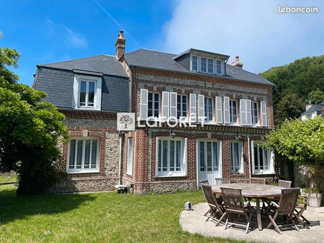 Maison 10 pièces 300 m²