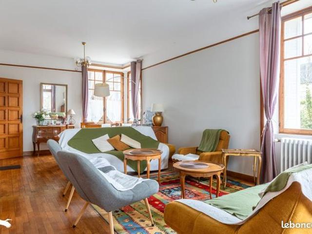 Maison 10 pièces 300 m²