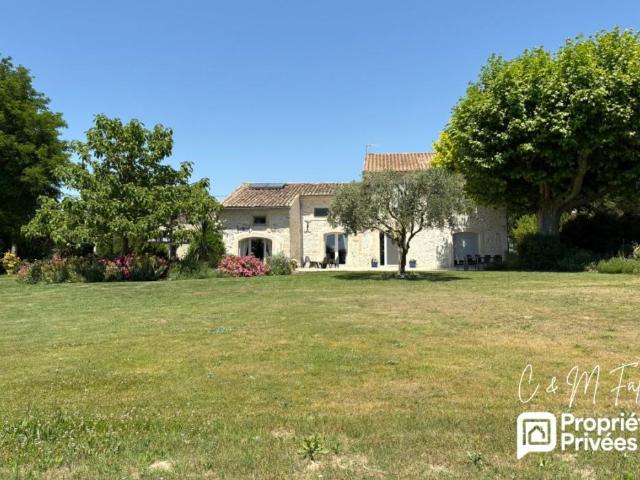 Maison 10 pièces 300 m²