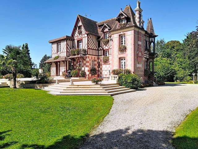 Maison 10 pièces 300 m²