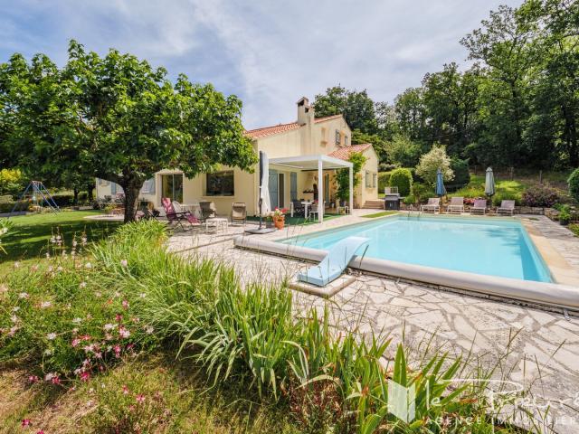 Maison 10 pièces 302 m²