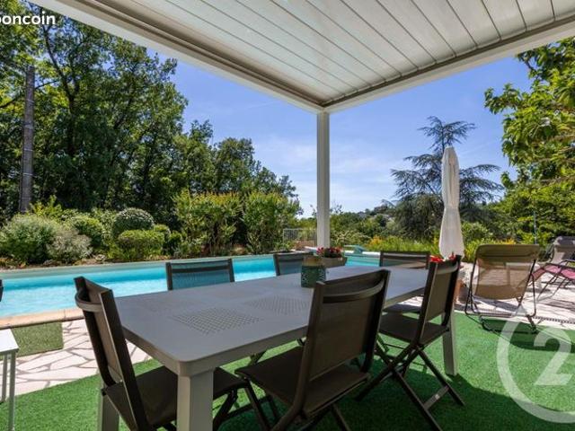 Maison 10 pièces 302 m²