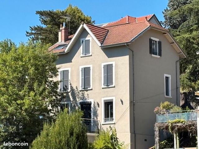 Maison 10 pièces 307 m²