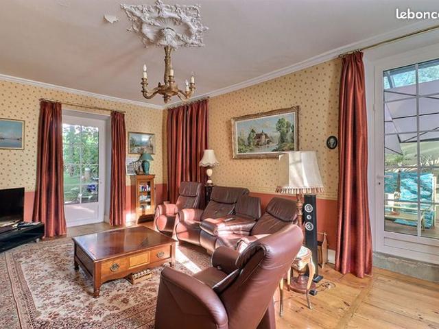 Maison 10 pièces 307 m²