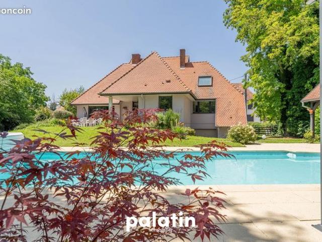 Maison 10 pièces 307 m²