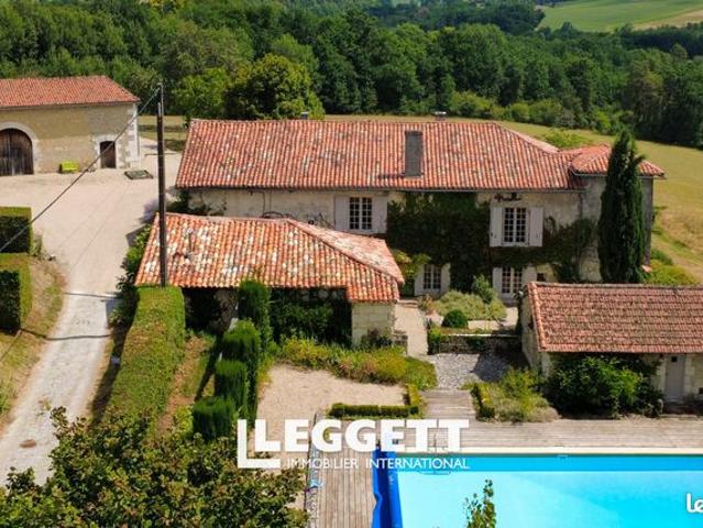 Maison 10 pièces 307 m²