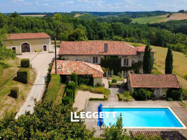 Maison 10 pièces 307 m²