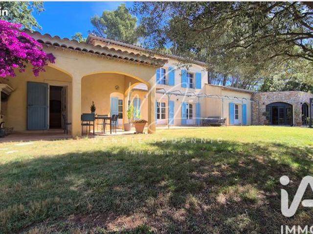 Maison 10 pièces 304 m²