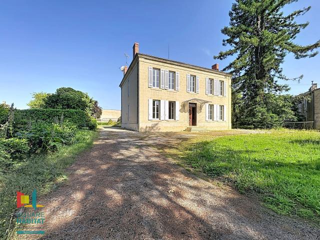 Maison 10 pièces 305 m²