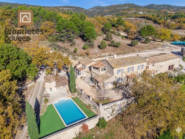 Maison 10 pièces 305 m²