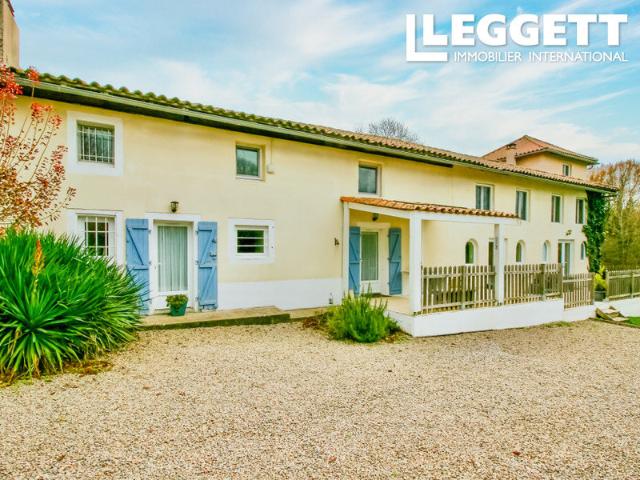 Maison 10 pièces 305 m²