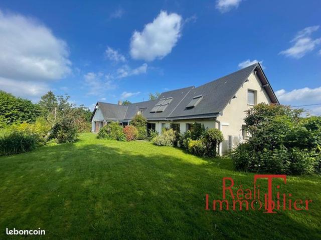 Maison 10 pièces 305 m²