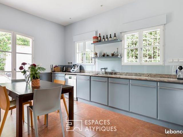 Maison 10 pièces 305 m²