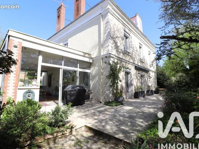 Maison 10 pièces 305 m²