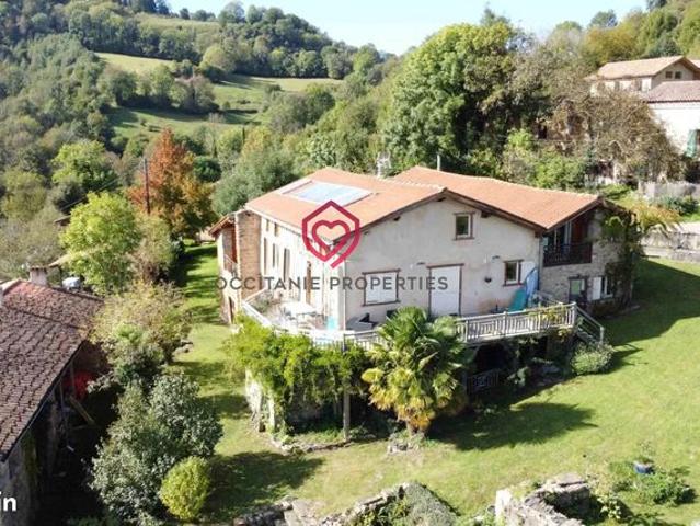 Maison 10 pièces 305 m²