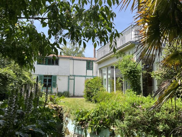Maison 10 pièces 309 m²