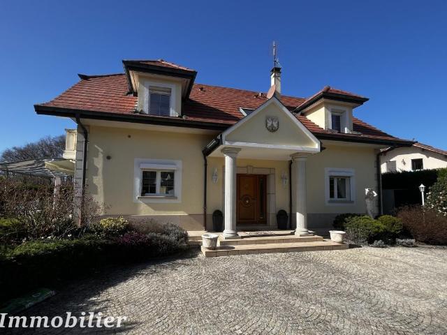 Maison 10 pièces 313 m²