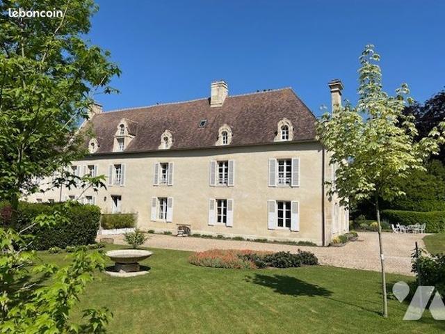 Maison 10 pièces 310 m²