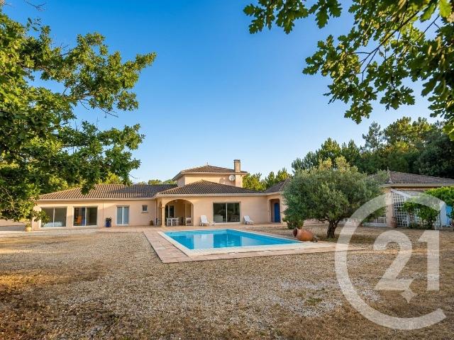 Maison 10 pièces 310 m²