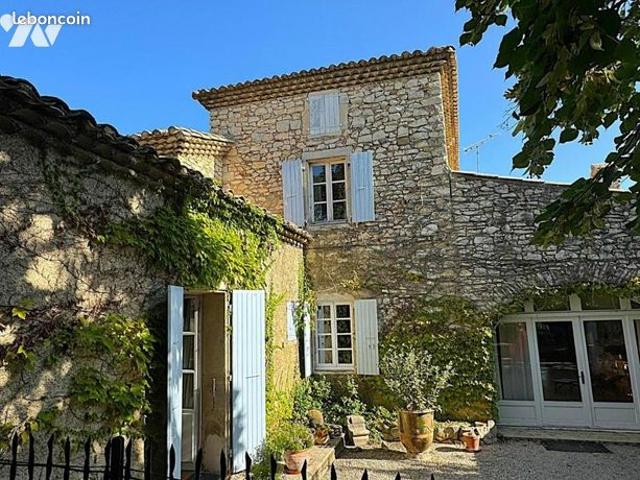 Maison 10 pièces 310 m²