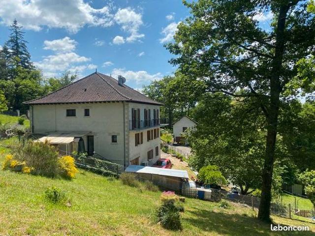 Maison 10 pièces 310 m²