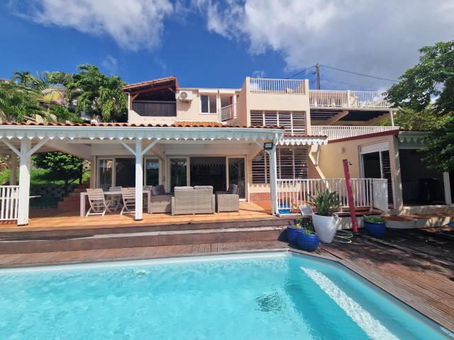 Maison 10 pièces 310 m²