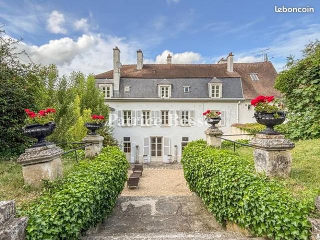 Maison 10 pièces 310 m²