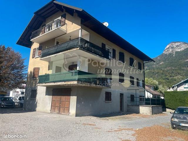 Maison 10 pièces 311 m²