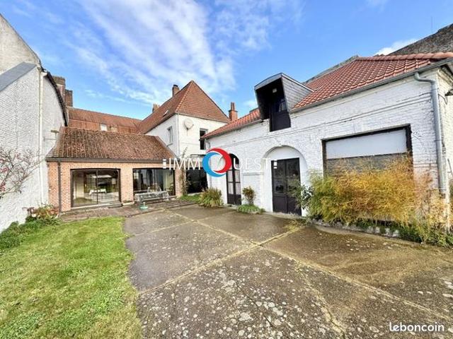 Maison 10 pièces 317 m²