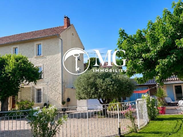 Maison 10 pièces 317 m²