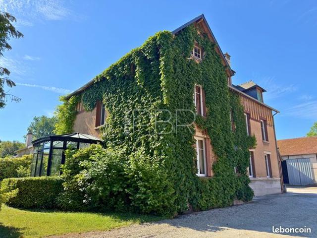 Maison 10 pièces 314 m²