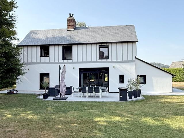 Maison 10 pièces 315 m²