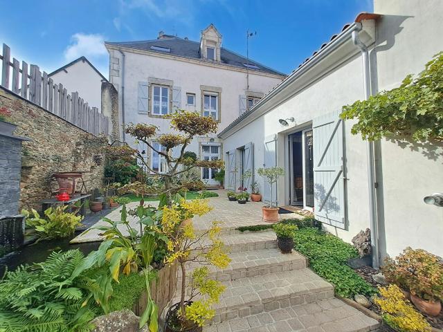 Maison 10 pièces 316 m²