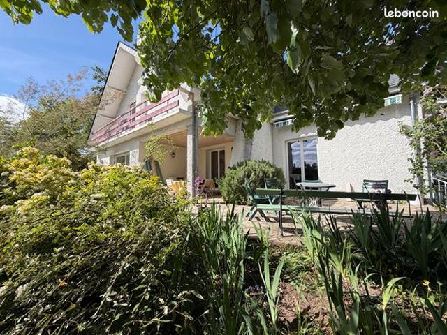 Maison 10 pièces 316 m²