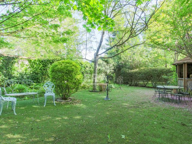 Maison 10 pièces 316 m²