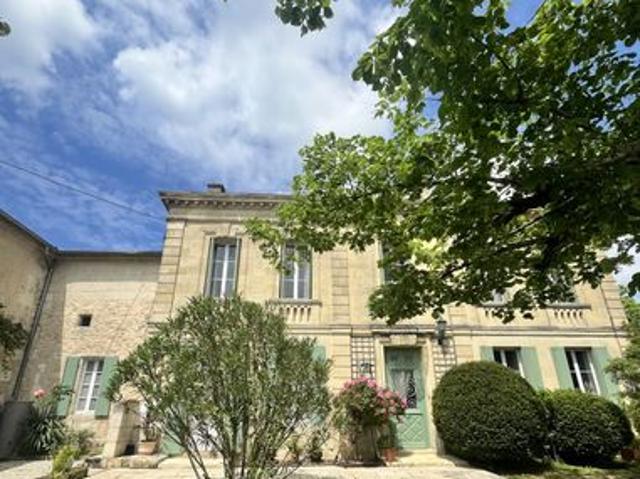 Maison 10 pièces 323 m²