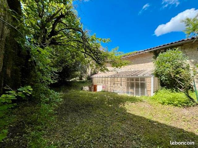 Maison 10 pièces 320 m²