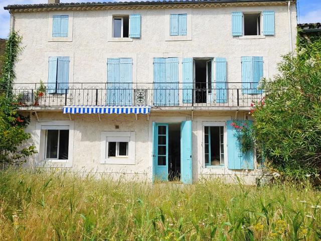 Maison 10 pièces 320 m²