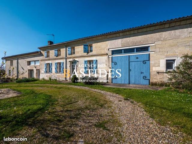 Maison 10 pièces 320 m²