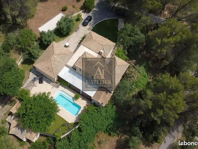 Maison 10 pièces 320 m²