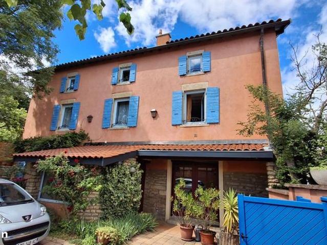 Maison 10 pièces 320 m²