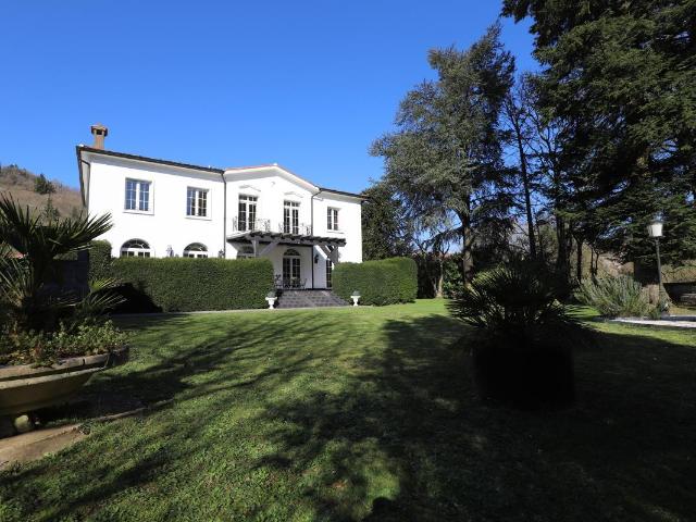 Maison 10 pièces 321 m²