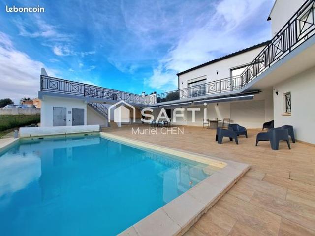 Maison 10 pièces 321 m²