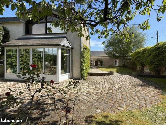 Maison 10 pièces 321 m²