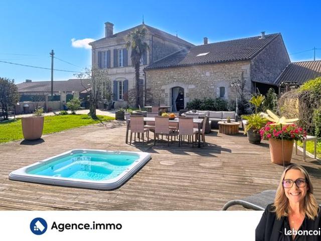 Maison 10 pièces 322 m²