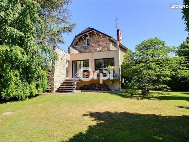 Maison 10 pièces 327 m²