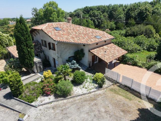 Maison 10 pièces 324 m²